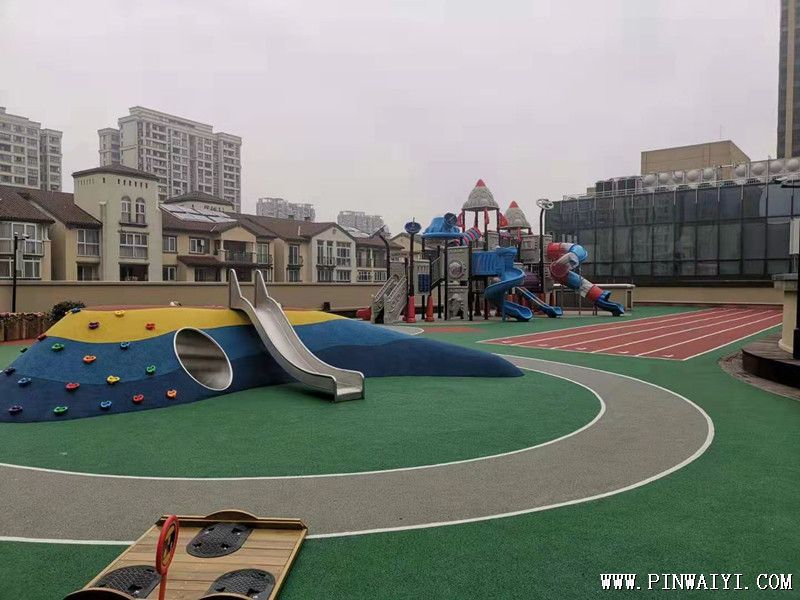 操场.jpg 操场.jpg